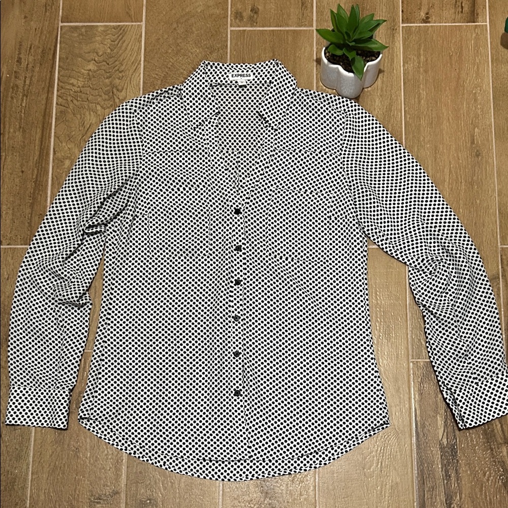 EXPRESS 💖 Lightweight flowy top